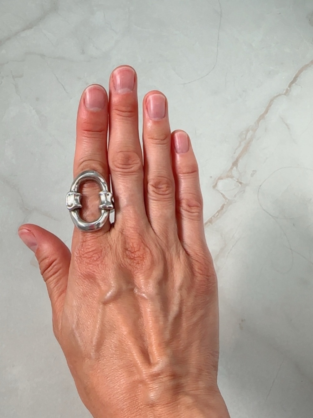 UNO de 50 Oval Link Statement Ring